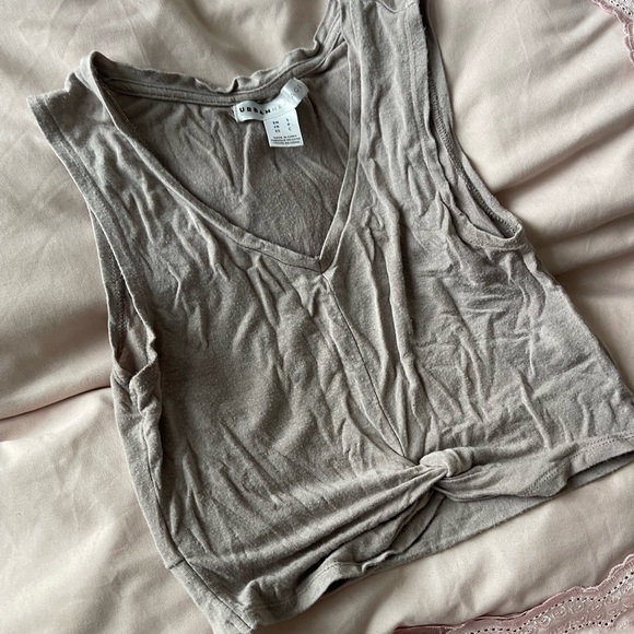 Casual Gray Sleeveless Top - Picture 3 of 5